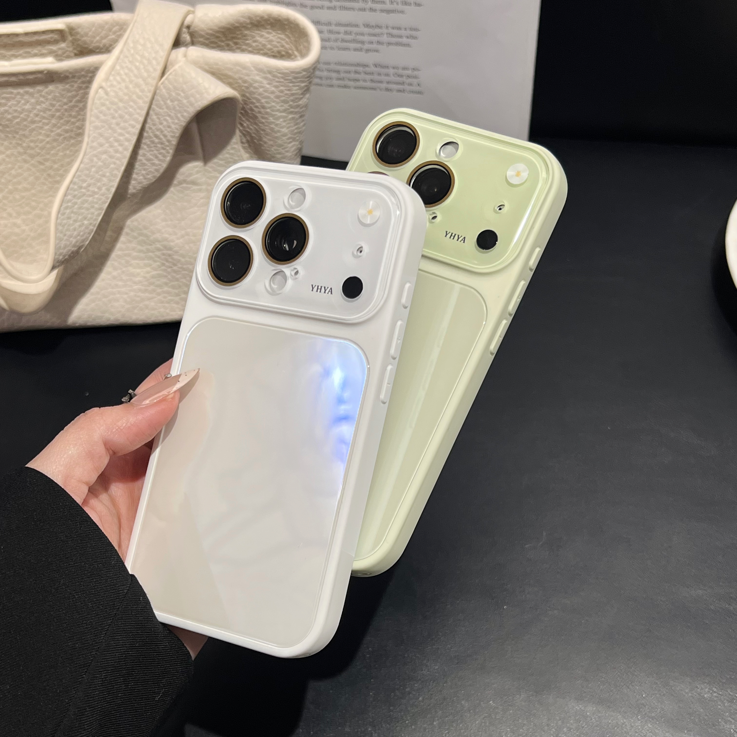 Luxury Instantly Turn 17 Tempe - Camera Lens Protector のレビューと価格